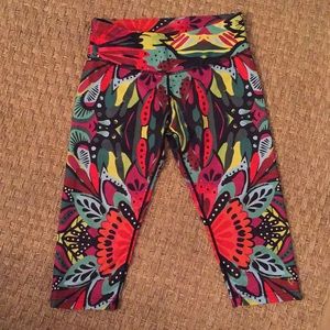 Betsey Johnson cropped leggings